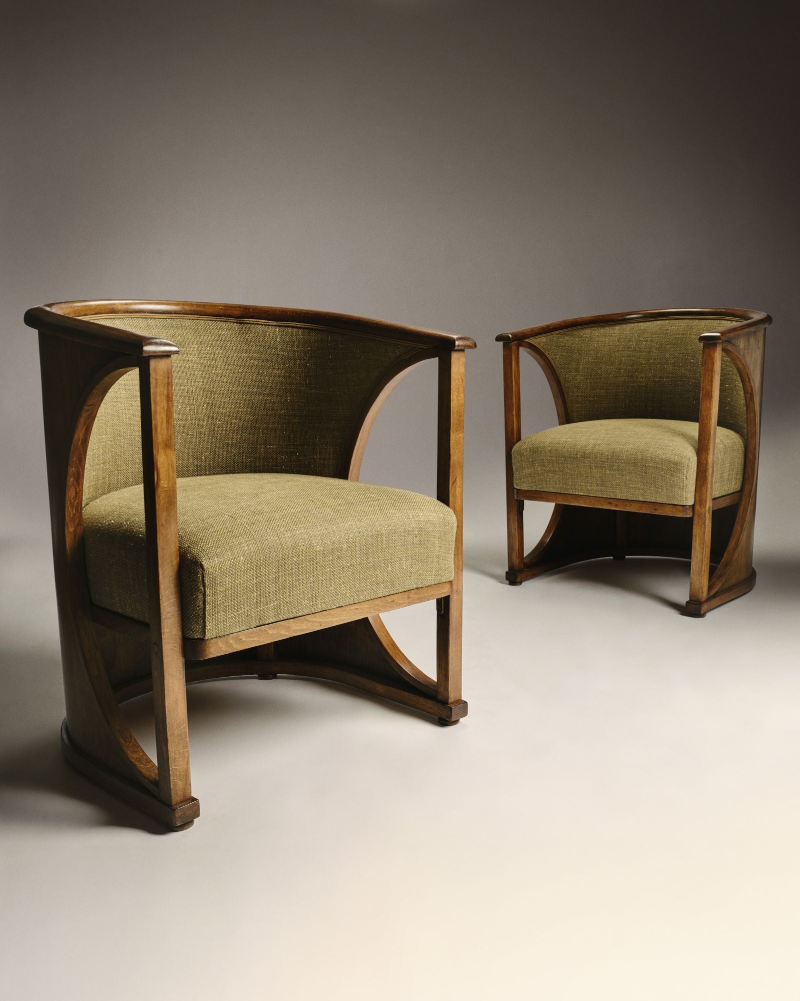 VINTAGE JOSEF HOFFMANN - Fauteuil demi-lune modèle 428 -Yves Salomon Editions