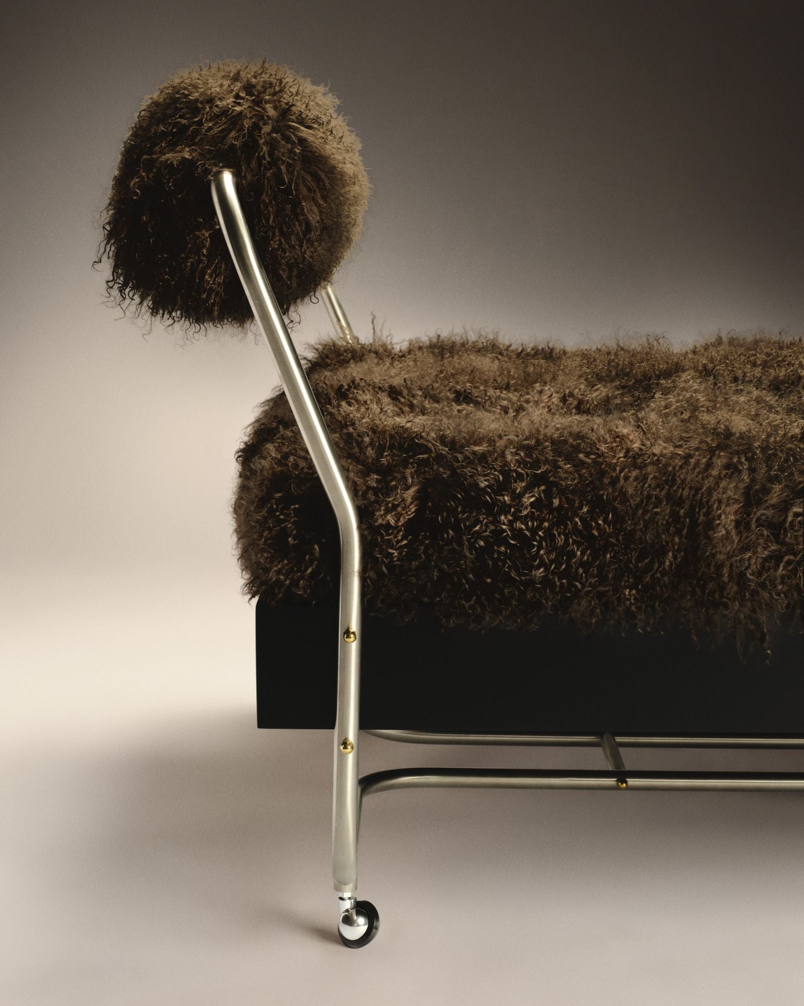 DIMORE - Lit en agneau de Mongolie -Yves Salomon Editions