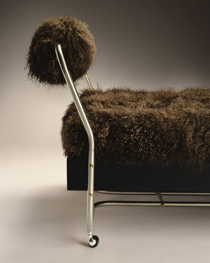 DIMORE - Lit en agneau de Mongolie -Yves Salomon Editions