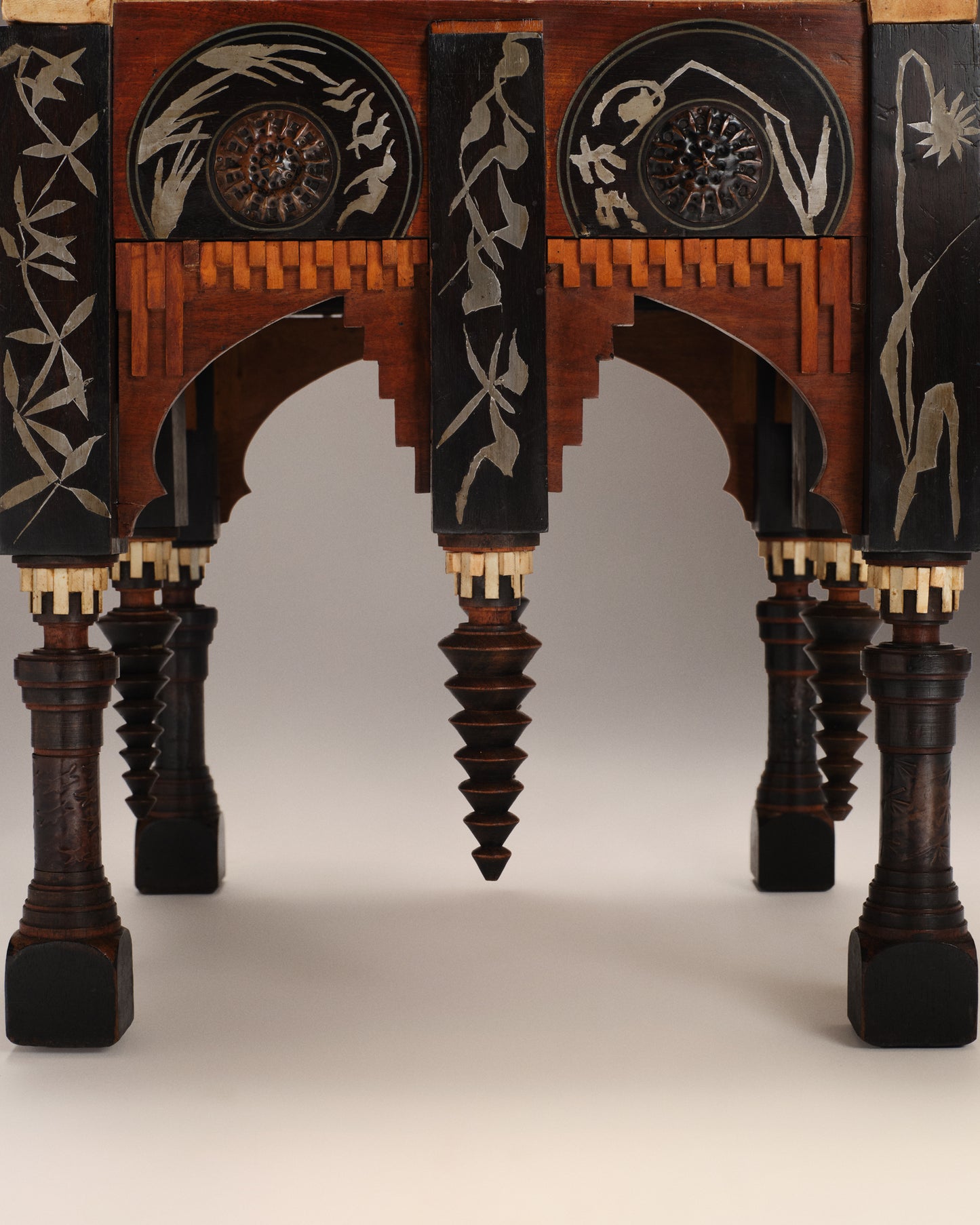 VINTAGE CARLO BUGATTI - Chaise