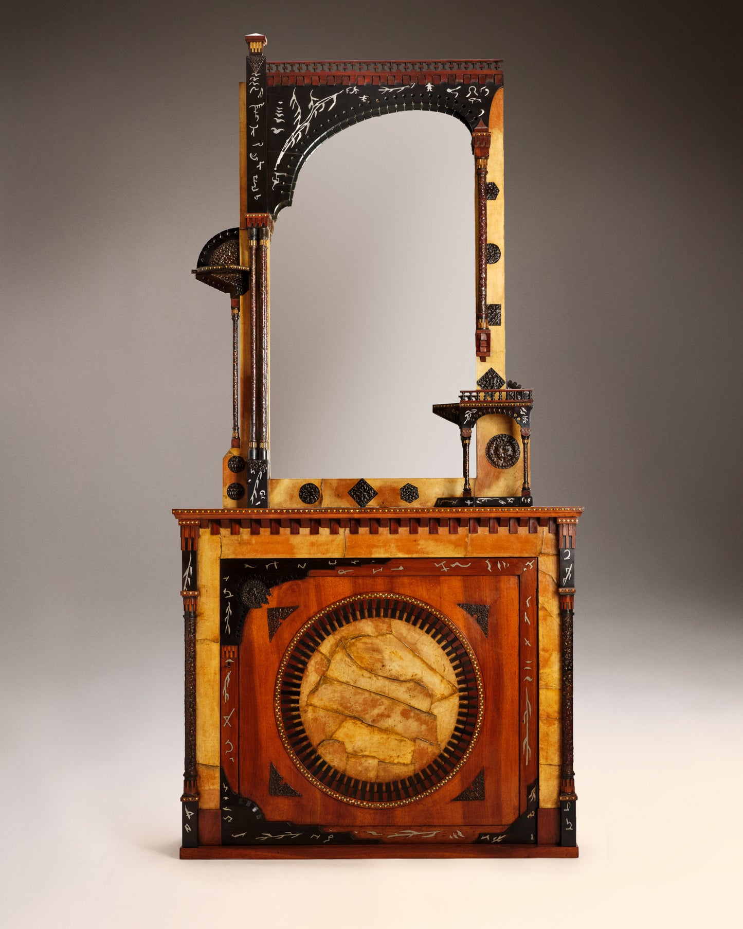 VINTAGE CARLO BUGATTI - Meuble d’entrée avec miroir