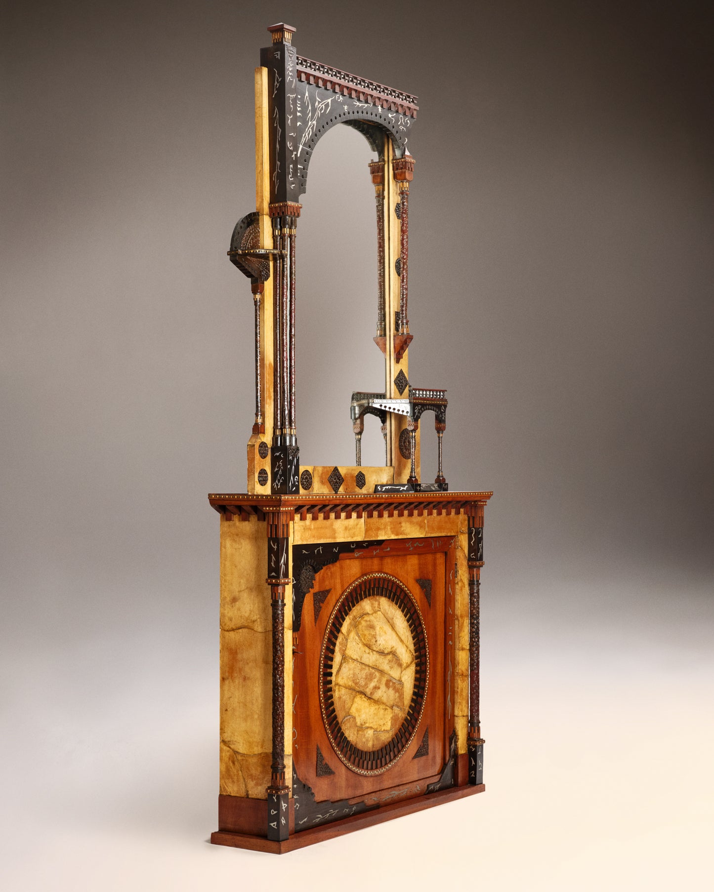 VINTAGE CARLO BUGATTI - Meuble d’entrée avec miroir